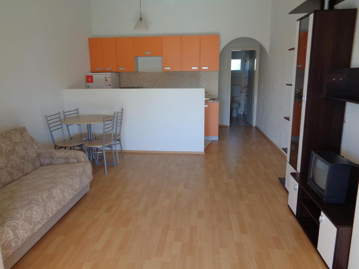 Apartman Kristo Vir Bagian luar foto