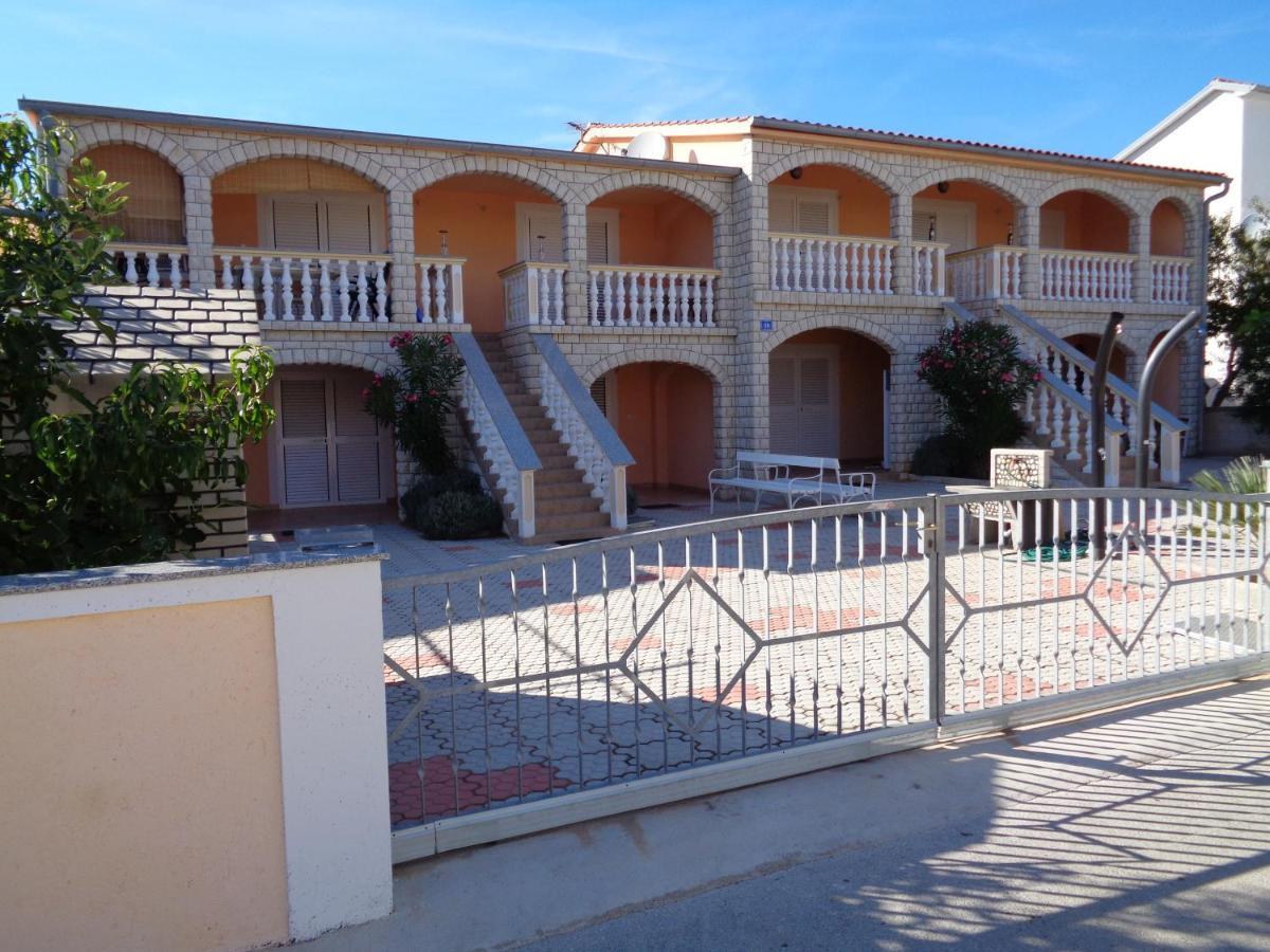 Apartman Kristo Vir Bagian luar foto